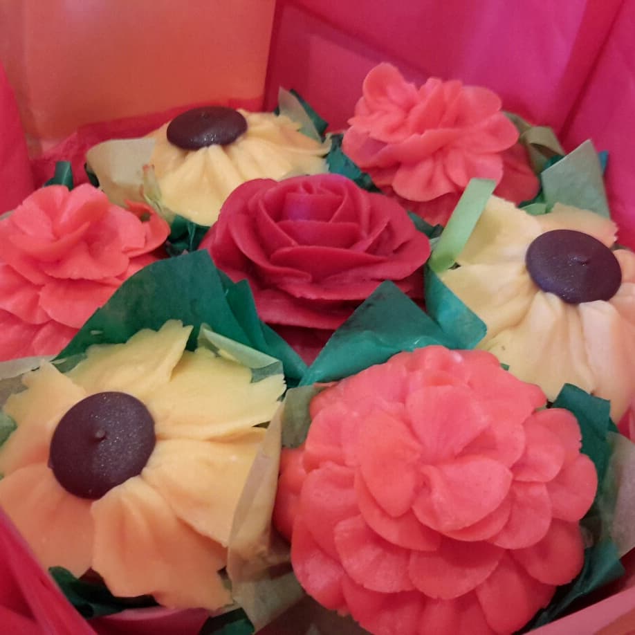 Summer bouquet in vibrant colours for a Leicestershire summer party